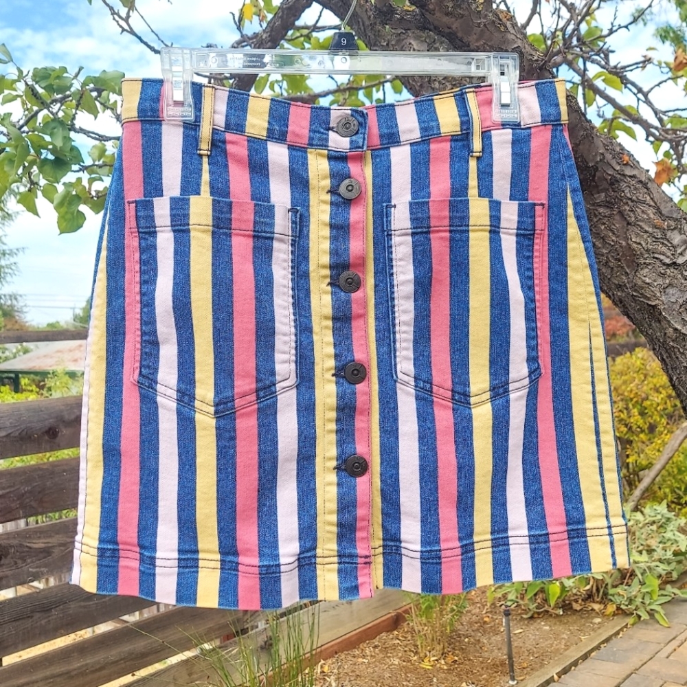 Y2K 2000s denim striped skirt with button front and pockets 90s